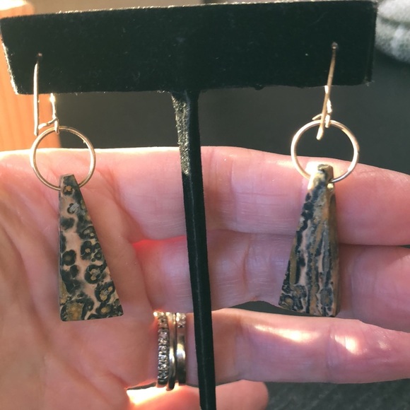 Artisan Agate earth tones modern earring small gold hoop and earwire polished - Picture 5 of 7